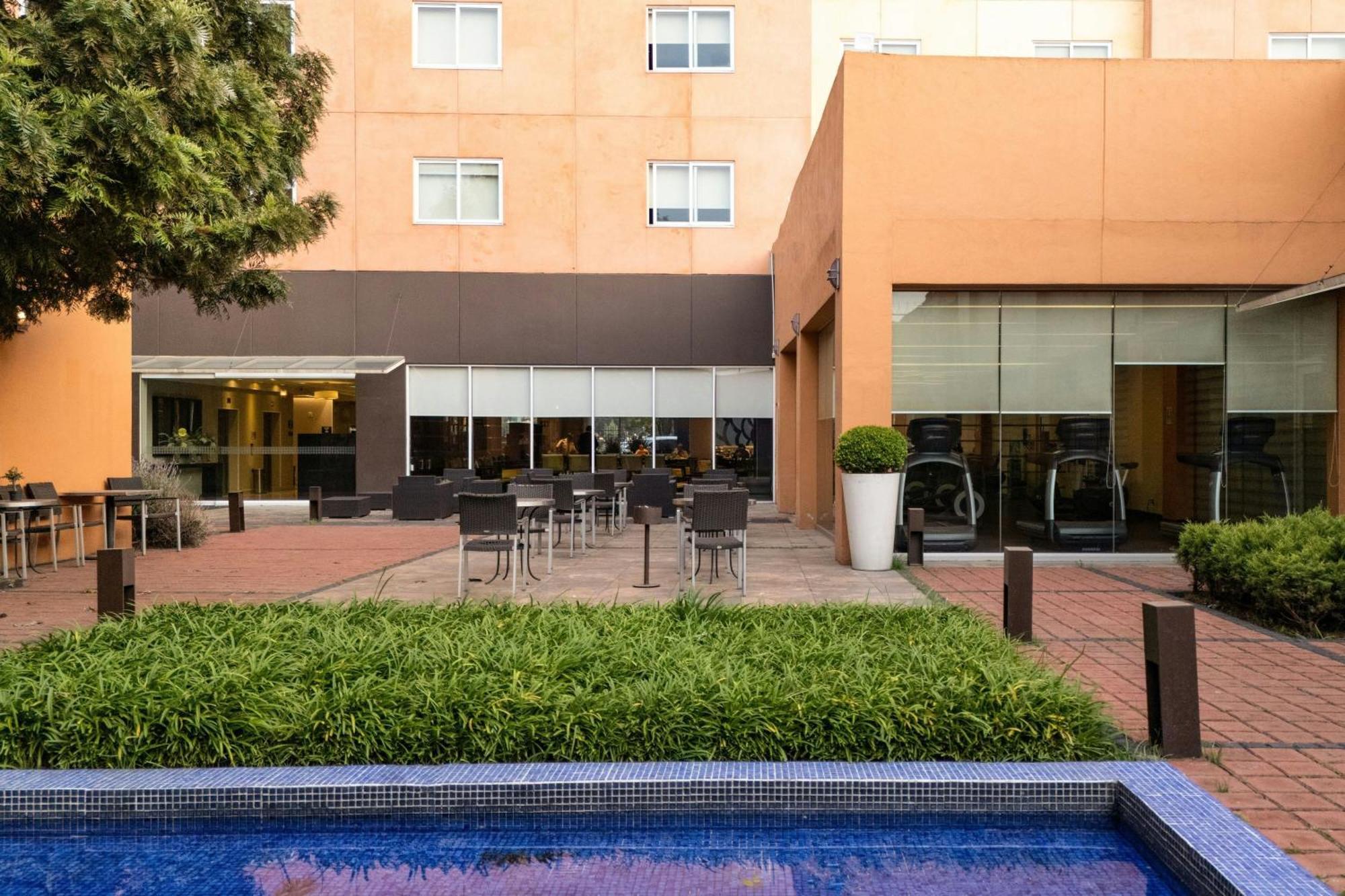 คอร์ตยาร์ด โตลูกา โตโยกัน Hotel โทลุกา ภายนอก รูปภาพ
