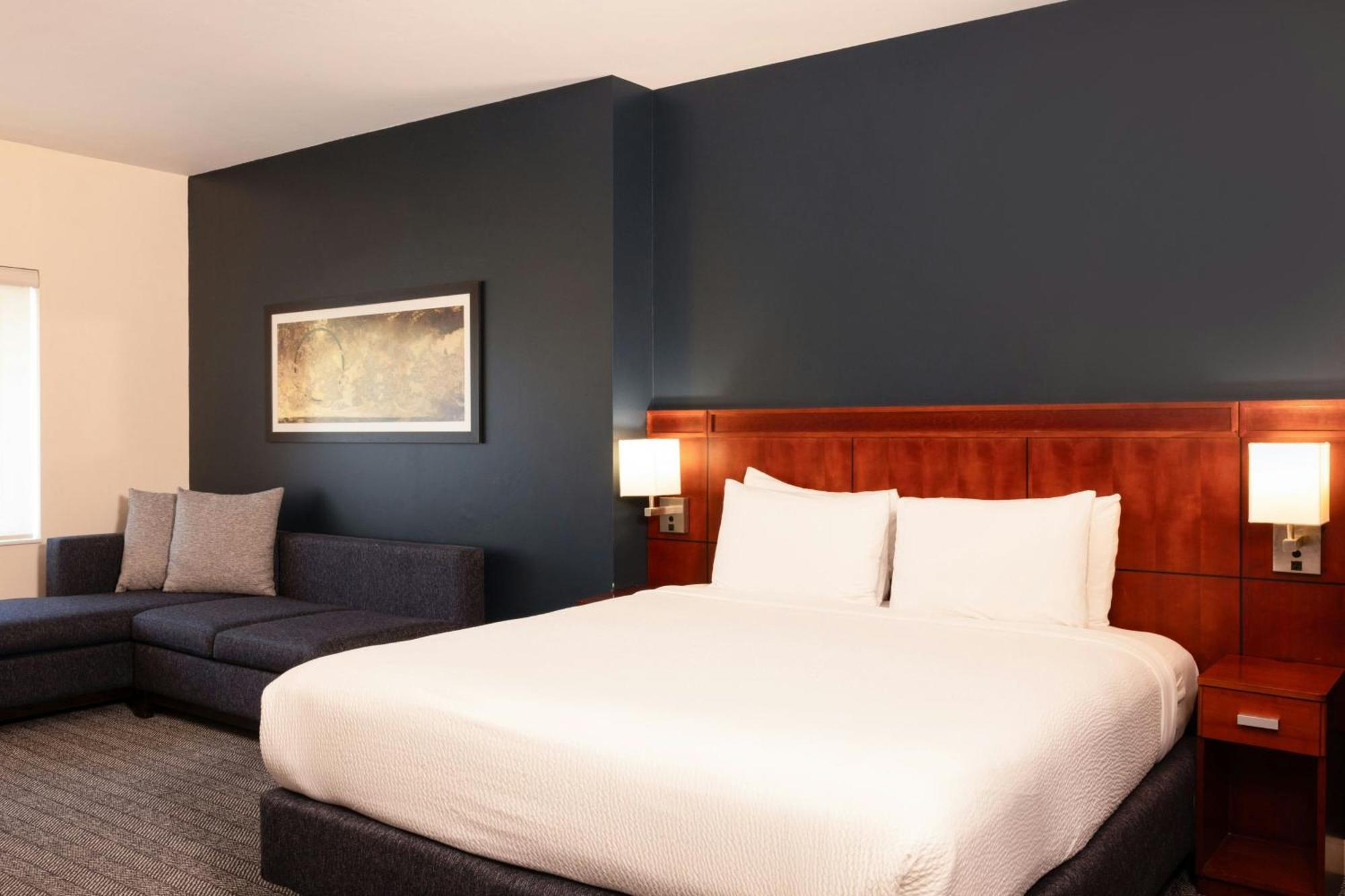 คอร์ตยาร์ด โตลูกา โตโยกัน Hotel โทลุกา ภายนอก รูปภาพ