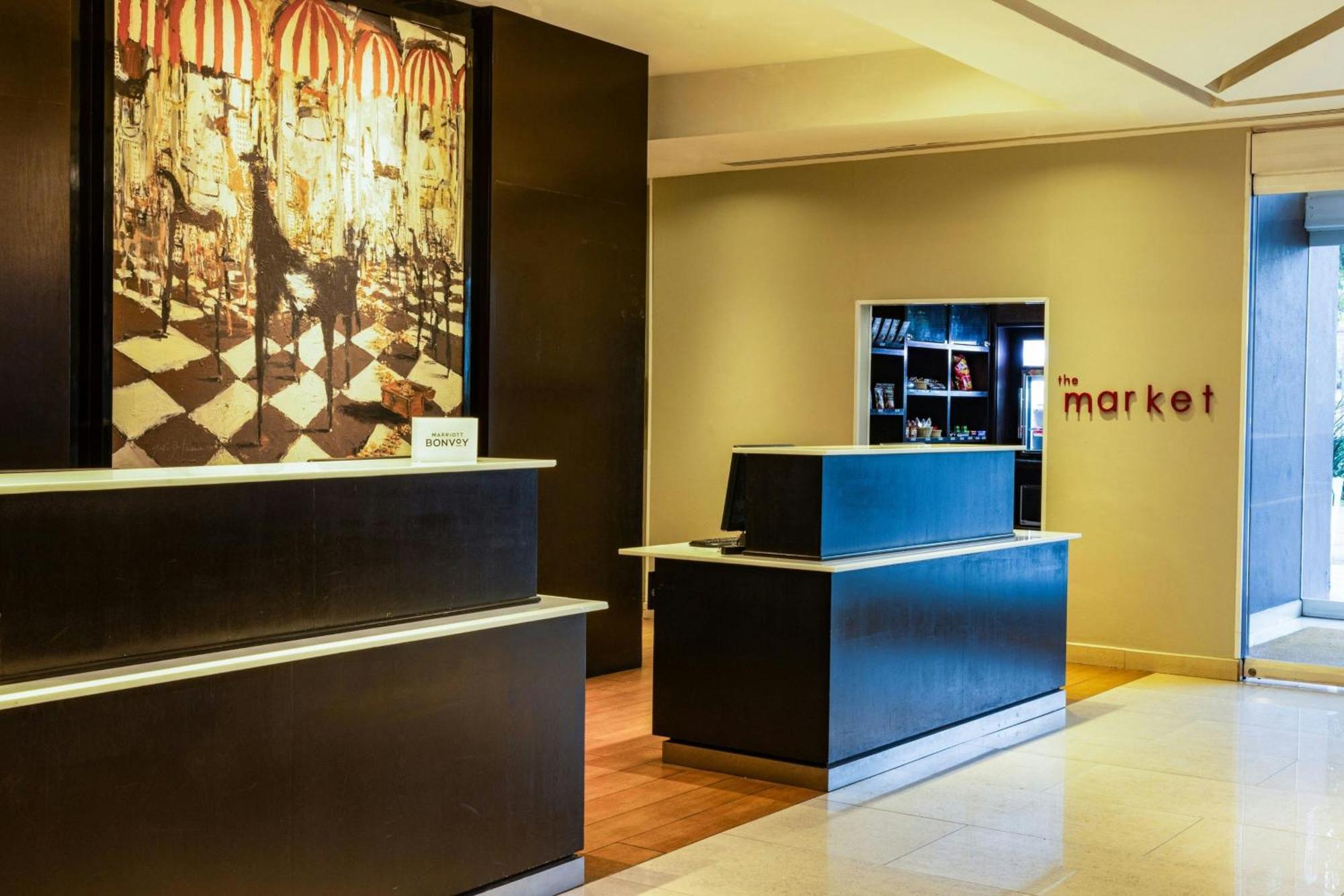 คอร์ตยาร์ด โตลูกา โตโยกัน Hotel โทลุกา ภายนอก รูปภาพ