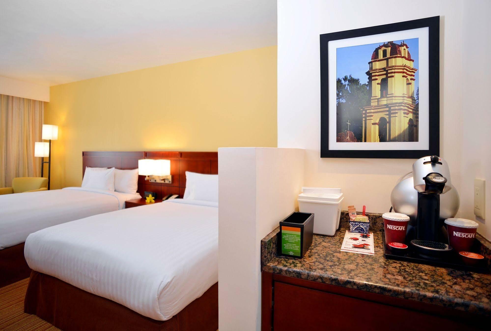 คอร์ตยาร์ด โตลูกา โตโยกัน Hotel โทลุกา ภายนอก รูปภาพ